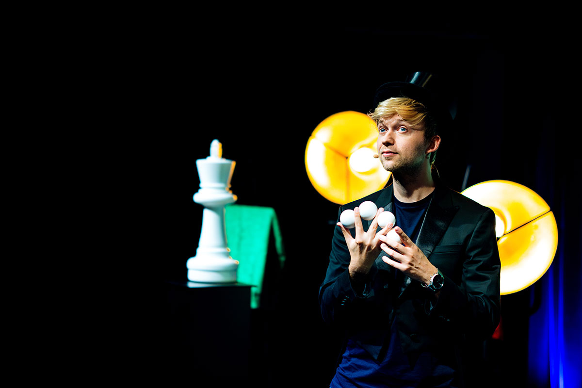 Dokumentation einer Show von Marc Weide, Weltmeister der Magie und Zauberer des Jahres