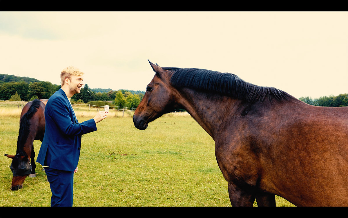 Screenshots des Einspielers der Show "Augenweide" von Marc Weide, Weltmeister der Magie und Zauberer des Jahres